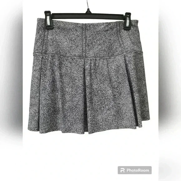 Lululemon Lost in Pace Skirt with shorts Sz 6T - Picture 7 of 9